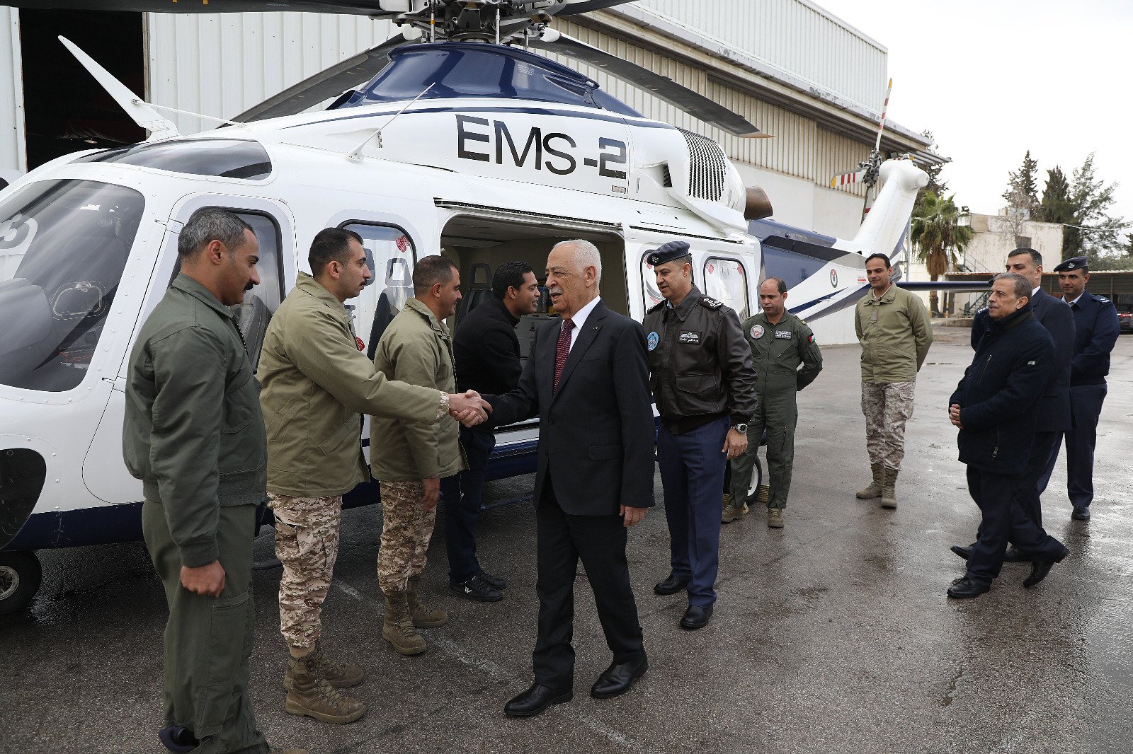 العيسوي يزور مركز الاسعاف الطبي الجوي