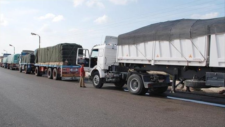 بعد توقف 13 يوماً.. شاحنات أردنية تبدأ مغادرة معبر البطحاء السعودي