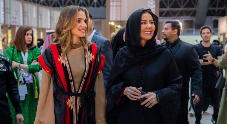 الملكة رانيا العبدالله تشارك في افتتاح معرض بساط الريح في جدة