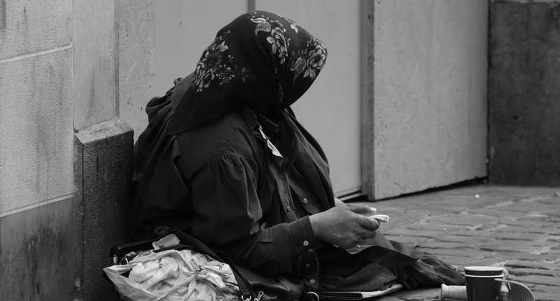 الحكم على أغنى متسولة في المغرب بالسجن