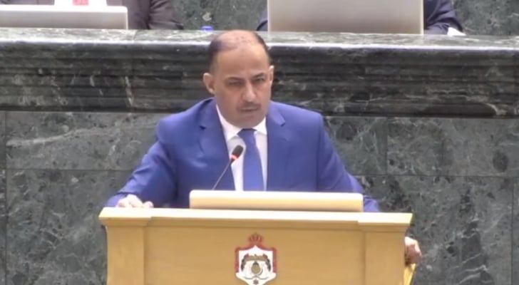 النائب الحياري يفتح النار على الرئيس السابق لجامعة البلقاء التطبيقية ويصف بيانه بـ"المُضلل"