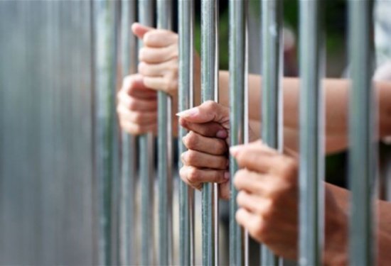 السجن سنة لطبيب تجميل تسبب بوفاة سيدة عربية