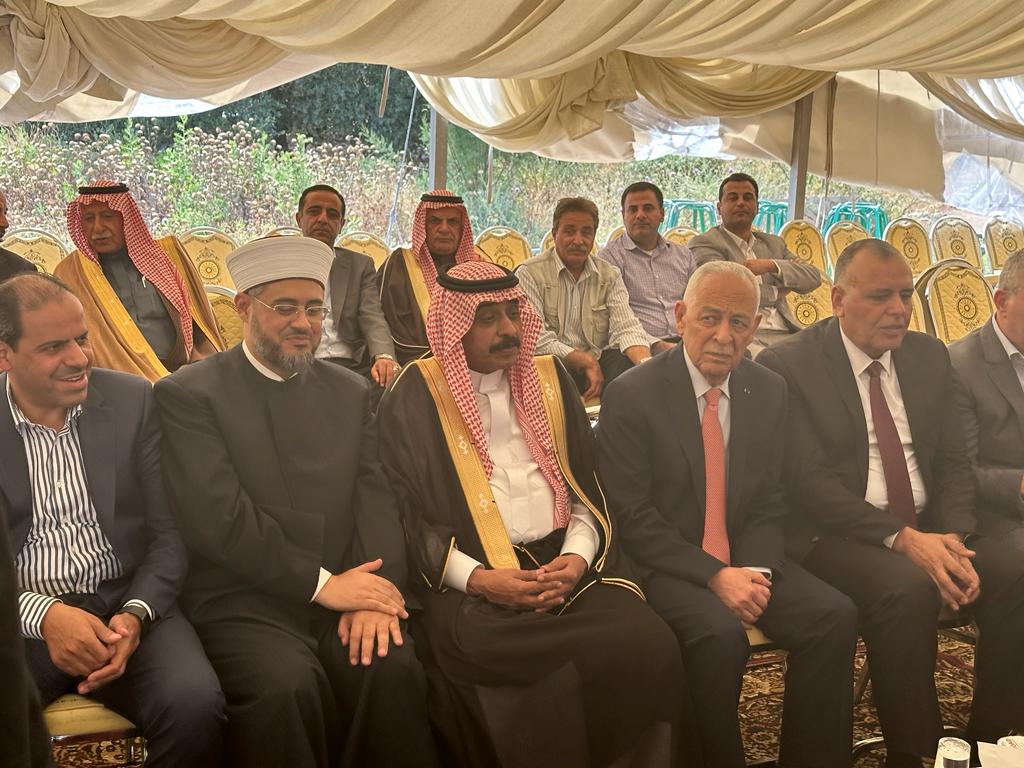 العيسوي ينقل تعازي الملك إلى عشيرة الزيود