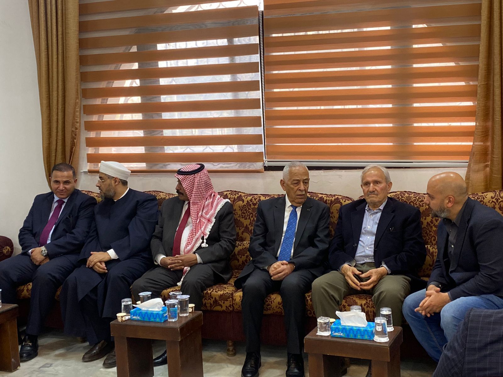 مندوبا عن الملك .. رئيس الديوان الملكي يعزي عشيرة الحديدي