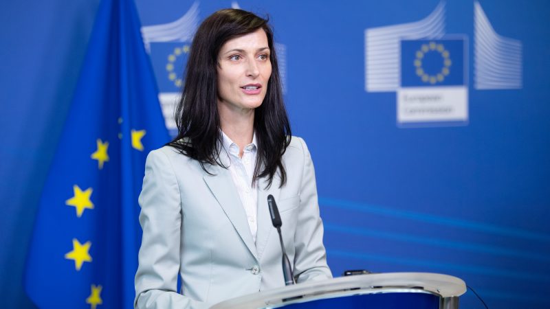 Safadi congratulates Bulgarian counterpart , stresses cooperation