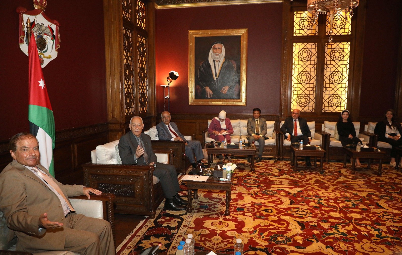 العيسوي يلتقي مجموعة من منظمي ملتقى الصناعات الصيدلانية