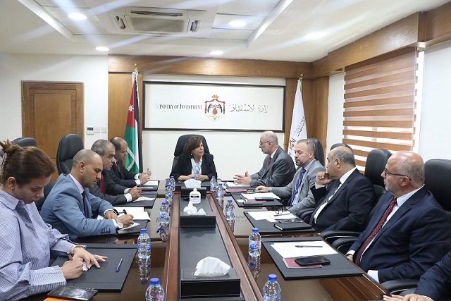 Minister of Investment meets with a group of Syrian investors in the kingdom