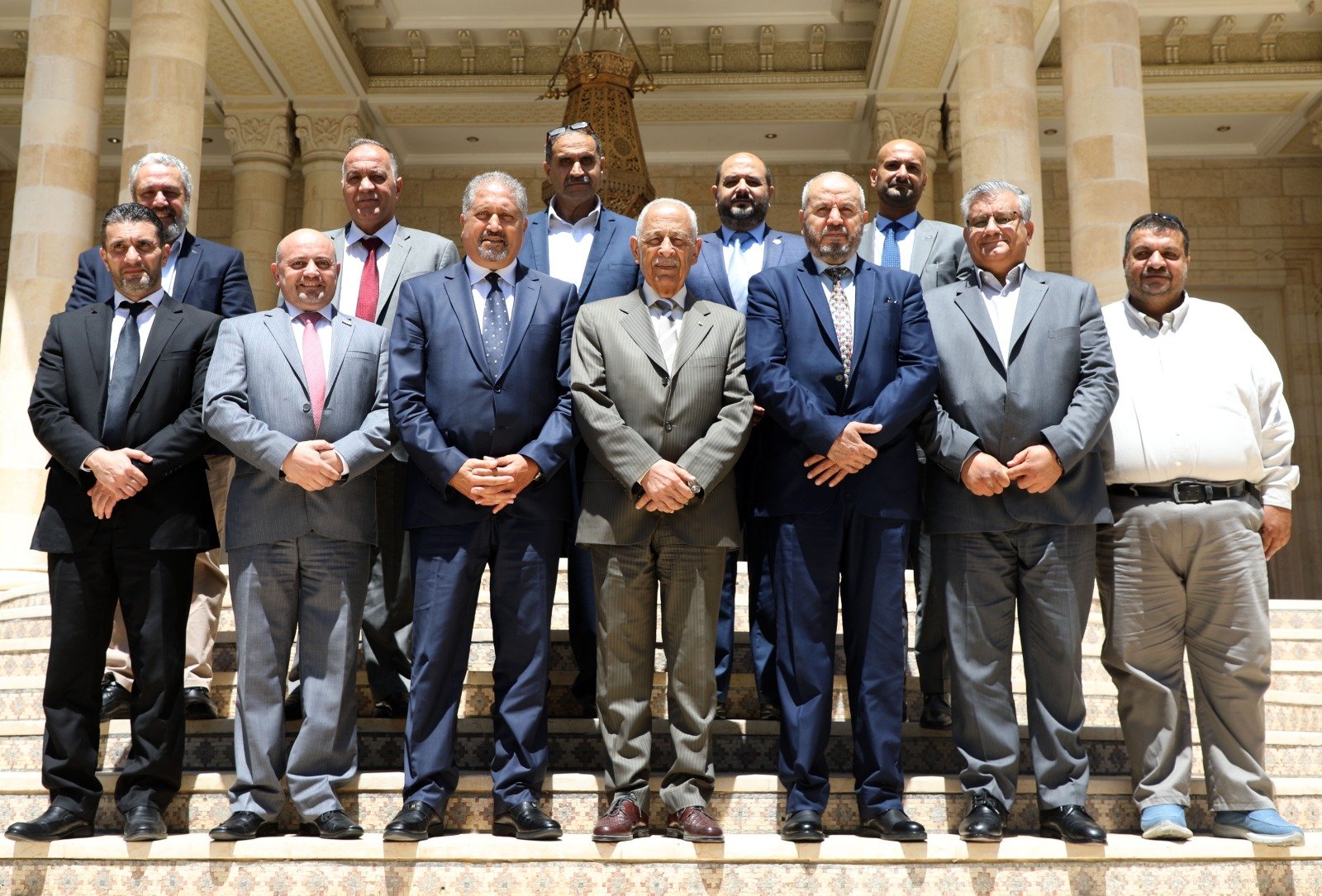 العيسوي يلتقي عدداً من المتقاعدين العسكريين وأبنائهم