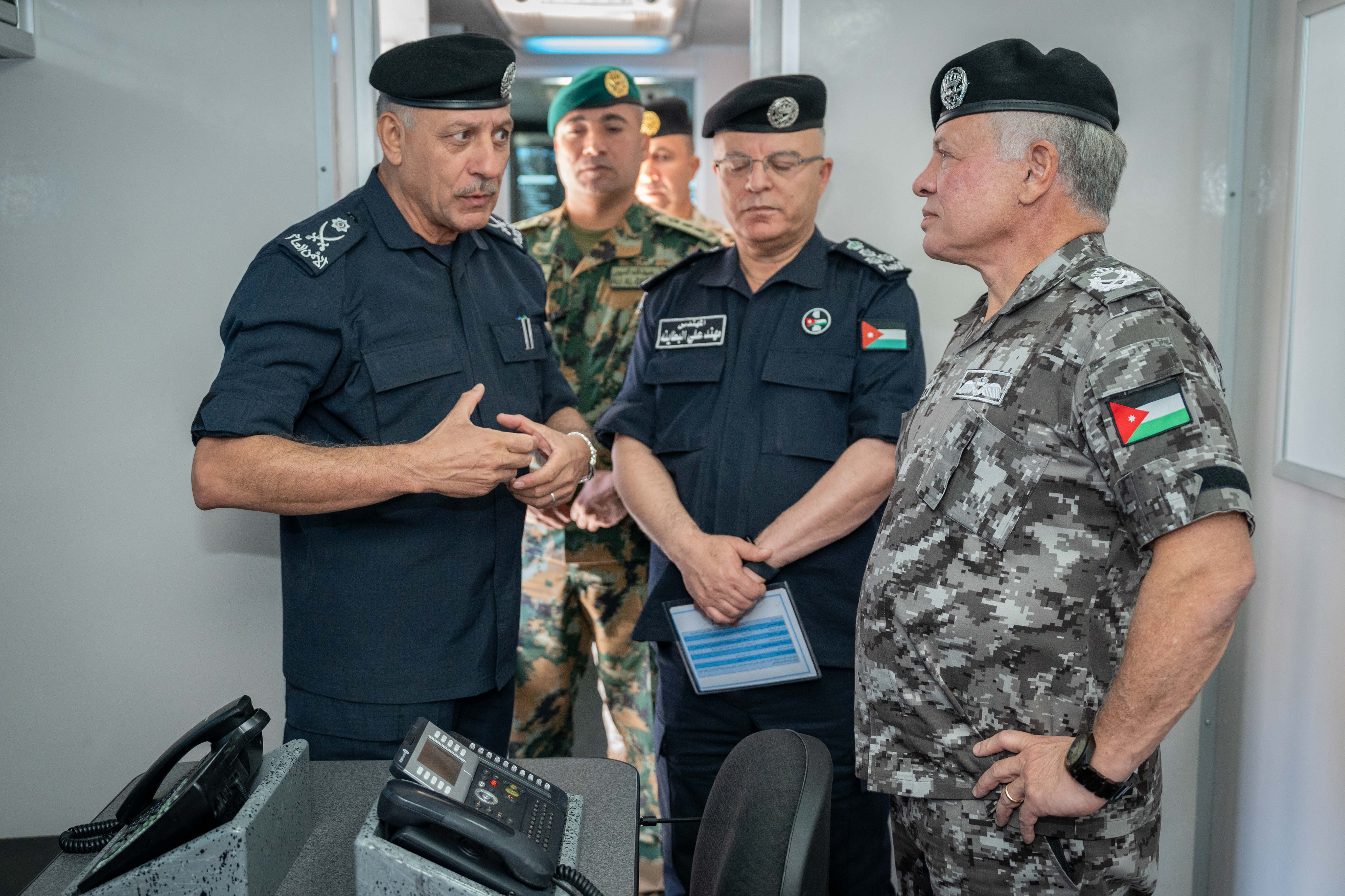 King visits Gendarmerie Forces headquarters