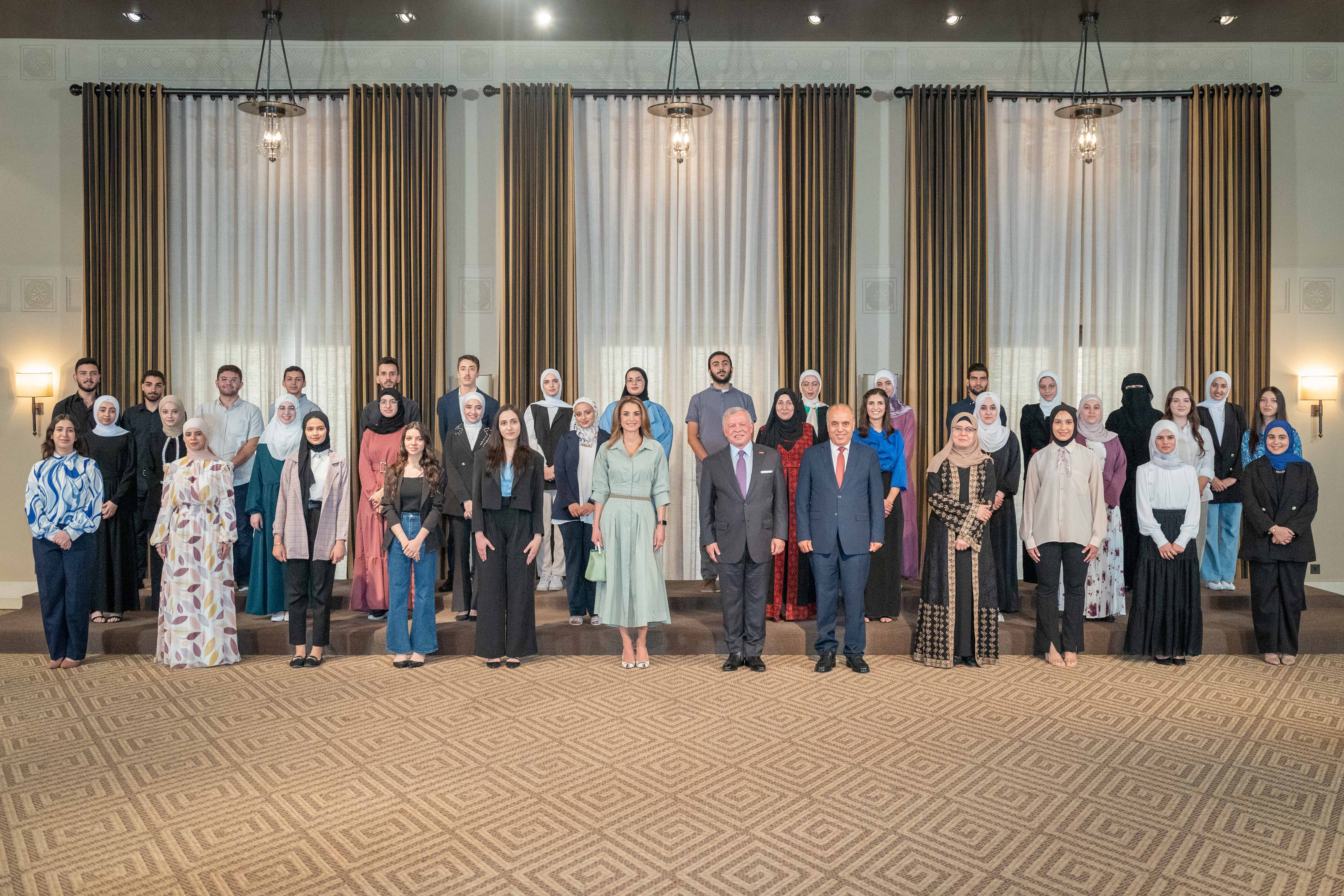 King, Queen receive top Tawjihi achievers