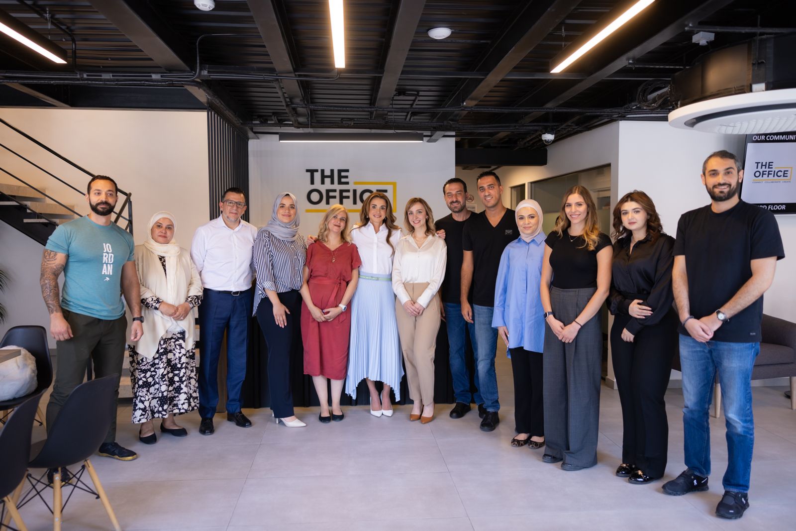 Queen Rania discusses startup solutions with Jordanian entrepreneurs