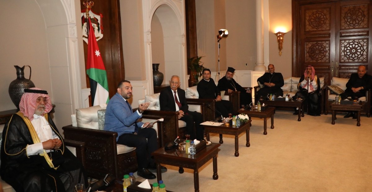 العيسوي يلتقي مجموعة من اهالي منطقة جبل الاشرفية