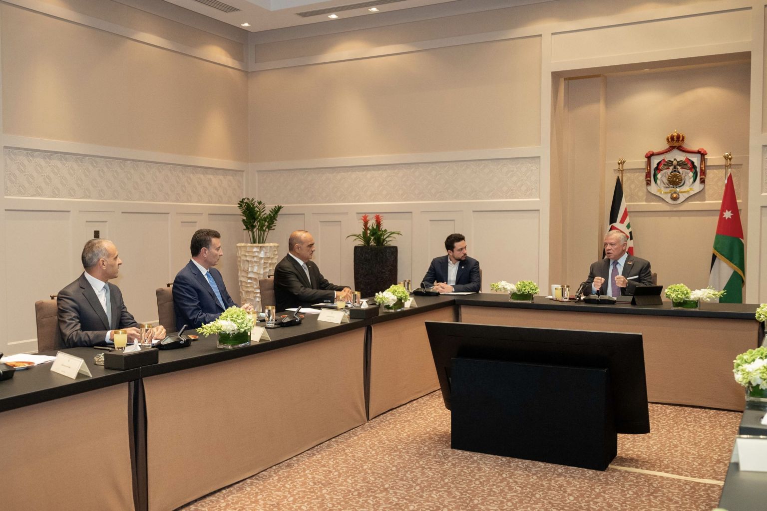 King urges enhancing work of Audit Bureau