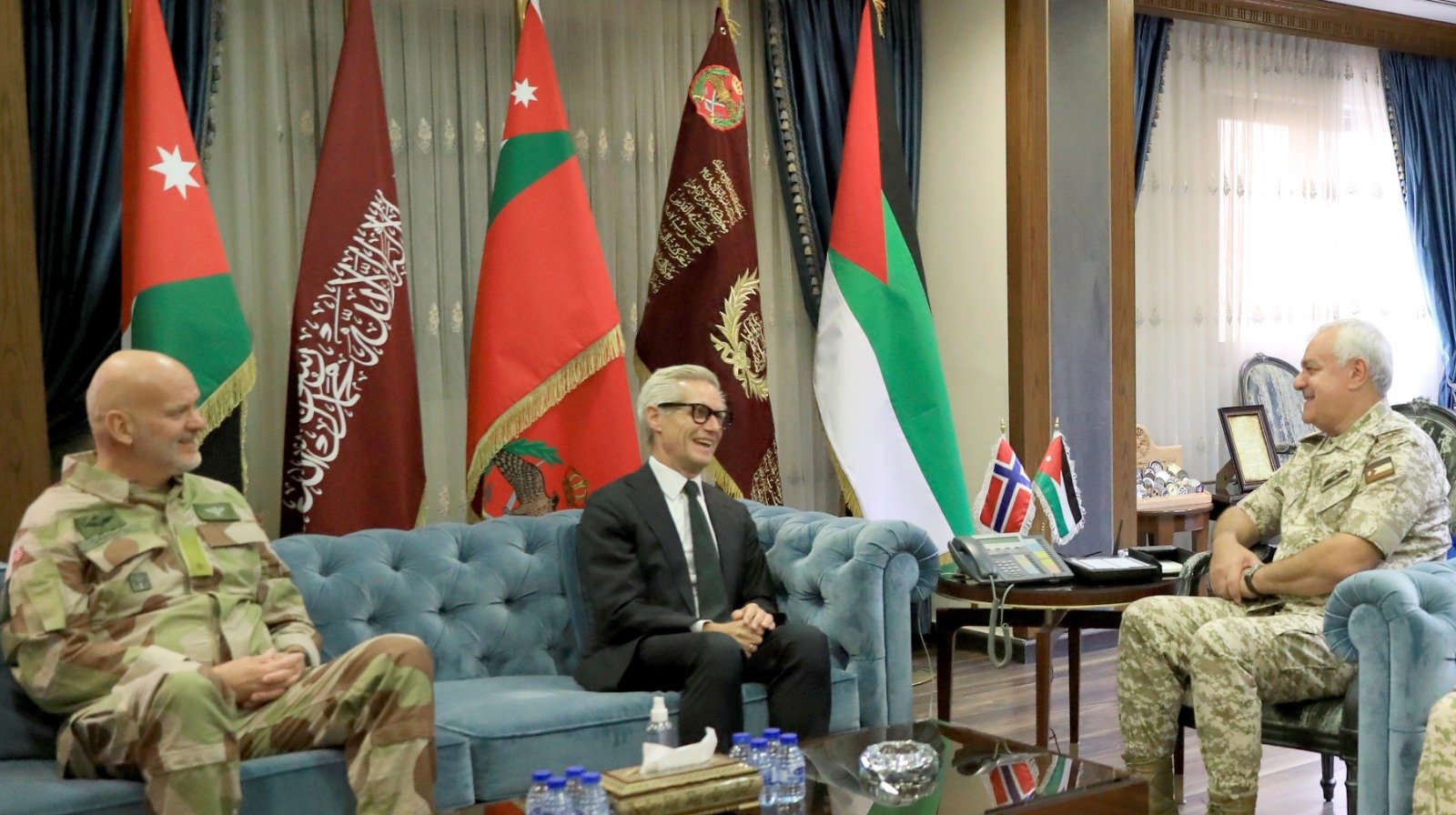 Jordan , Norway discuss military cooperation