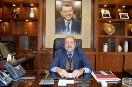 JDFS CEO visits border crossing, praises staff and plans for growth