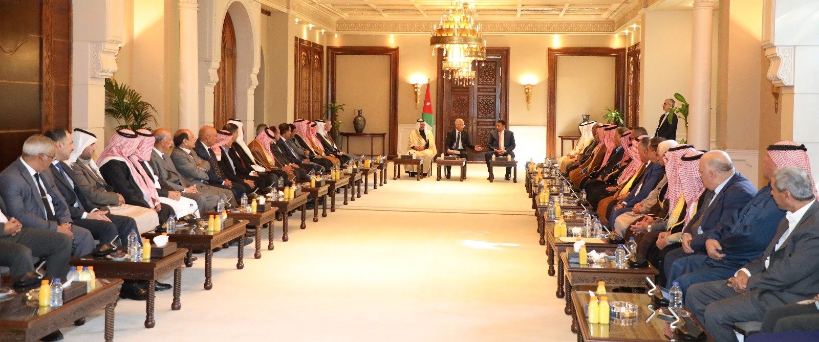 شيوخ ووجهاء قبيلتي بني حميدة والسرحان يؤكدون وقوفهم خلف الملك ويدعمون مواقف الأردن الثابتة