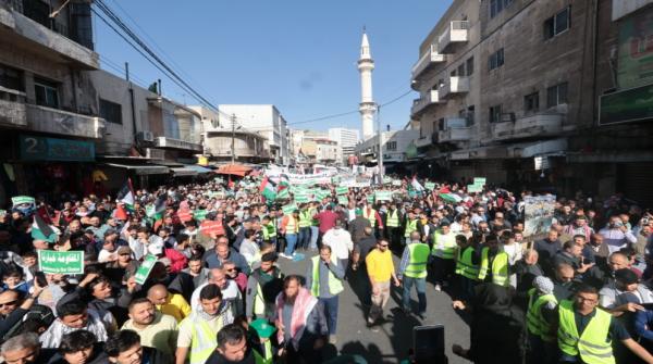 Jordanians rally in solidarity with Gaza amid Israeli onslaught