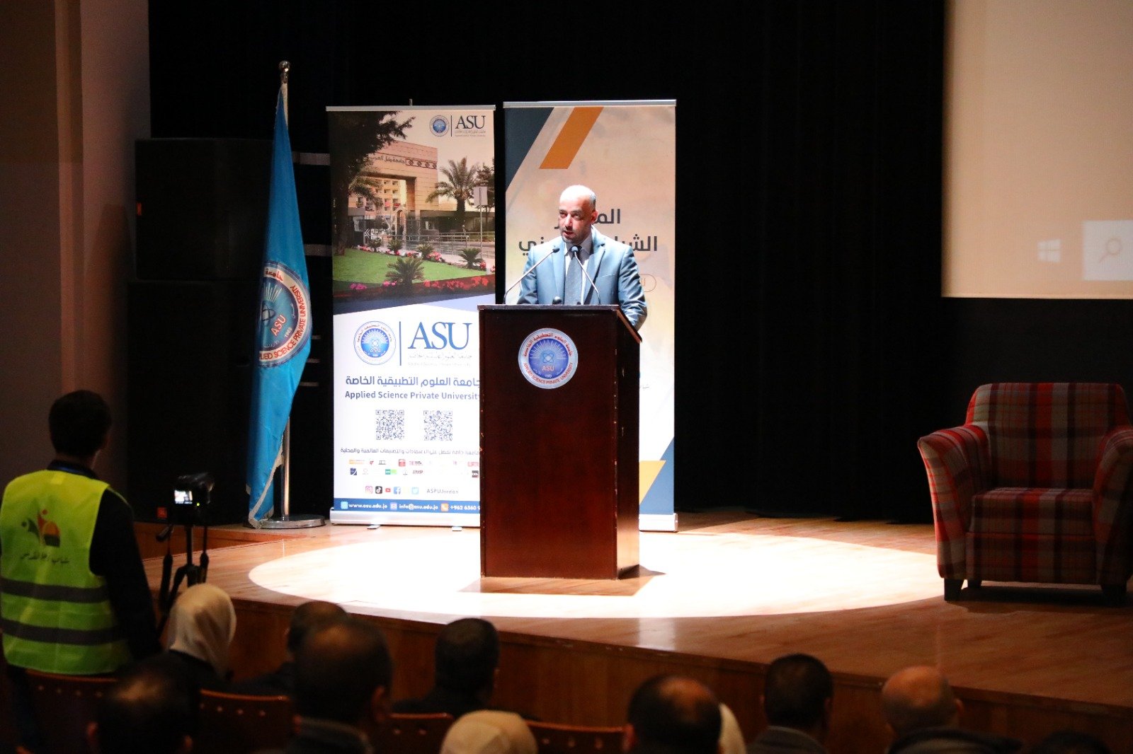 التطبيقية تقيم مؤتمراً شبابياً لدعم صمود أهل غزة