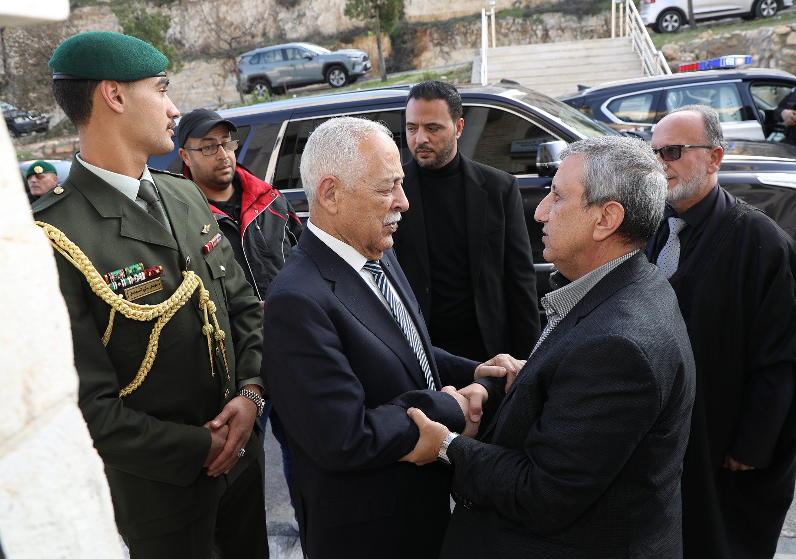 مندوبا عن الملك وولي .. العيسوي يعزي آل مراد