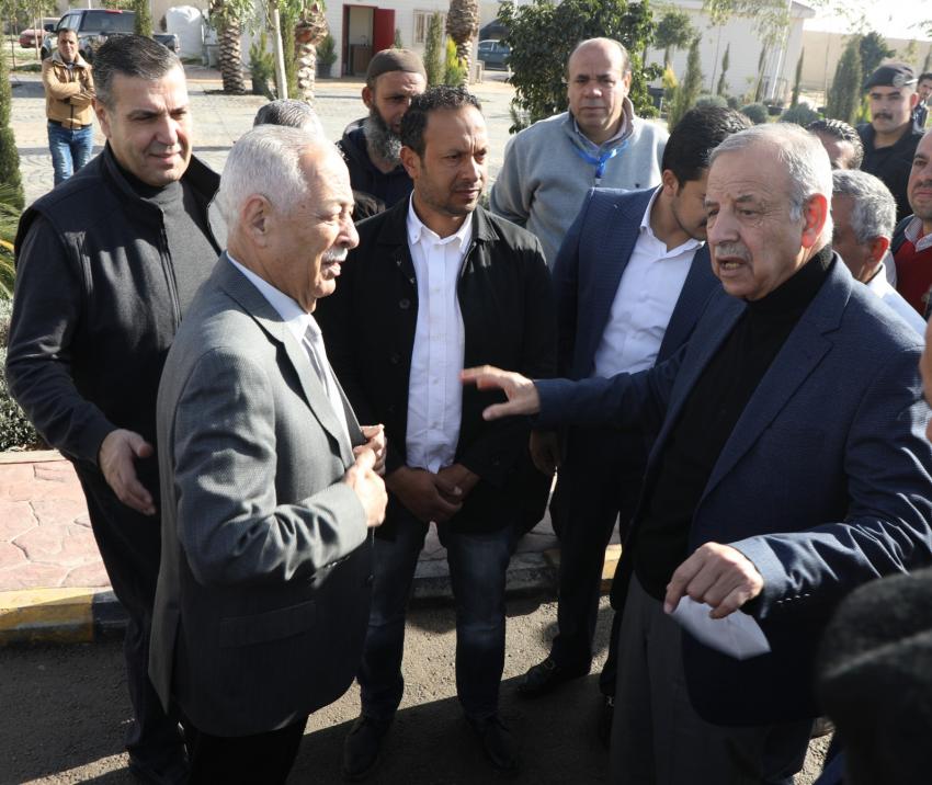 العيسوي يتفقد مناطق اعيد تأهيلها في تلال الفوسفات