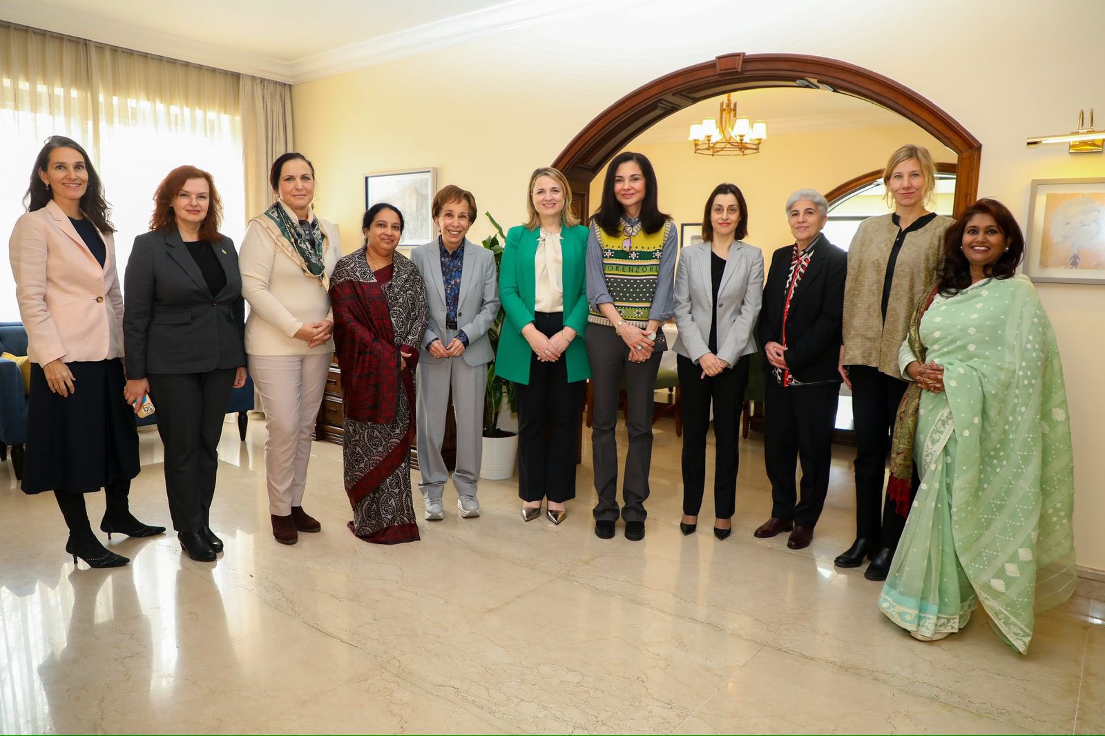 Irish envoy honors Princess Basma and women ambassadors