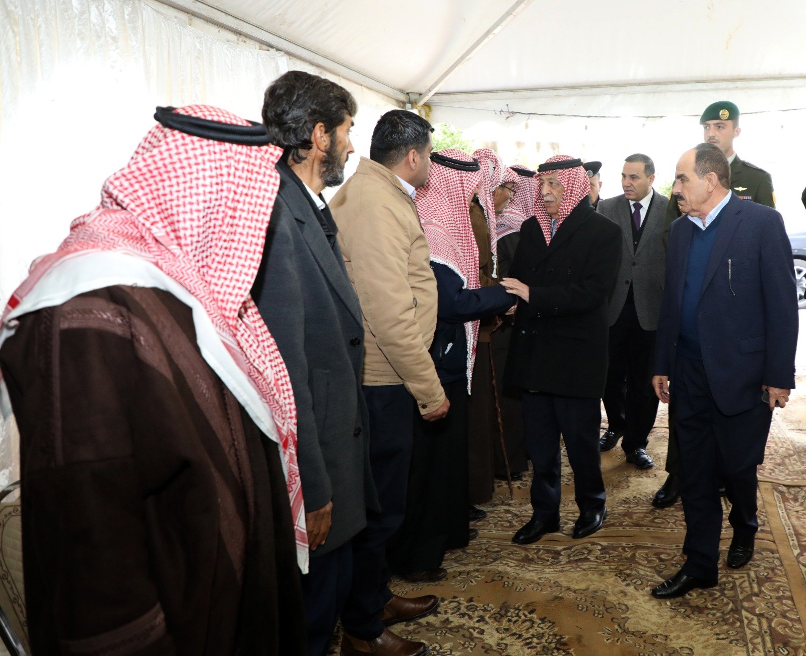 مندوبا عن الملك وولي العهد .. العيسوي يعزي قبيلة العدوان في الاغوار الجنوبية