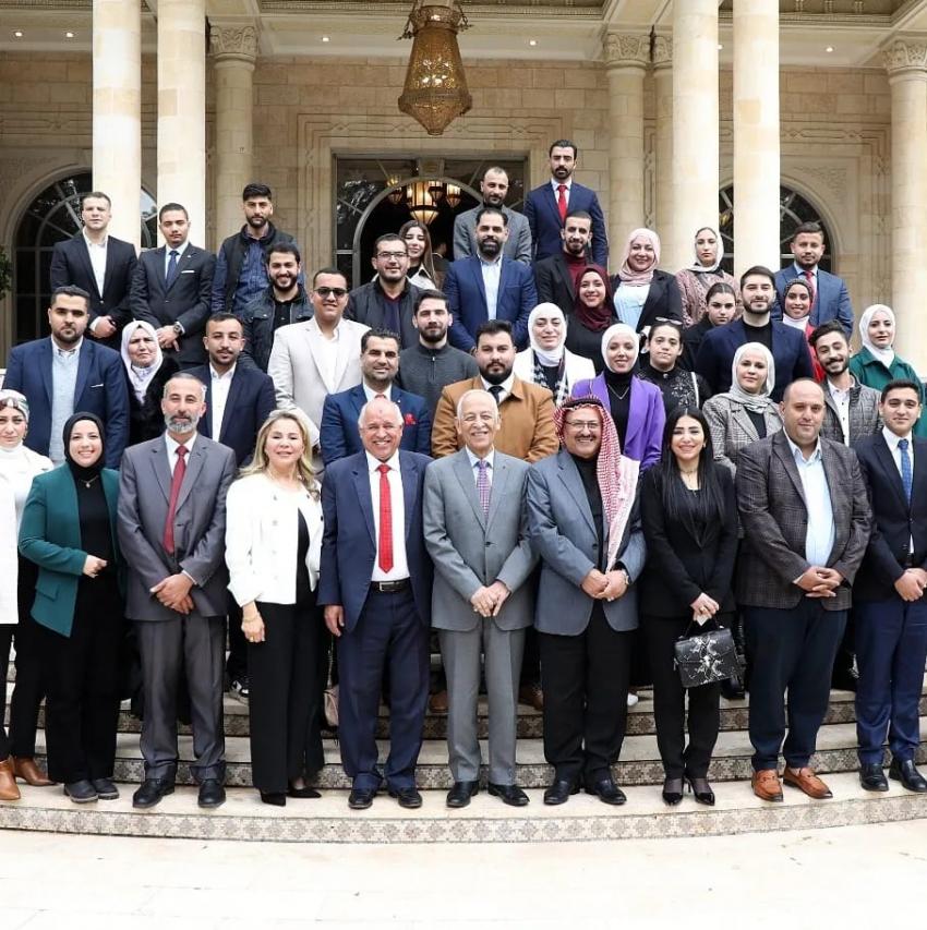 رئيس الديوان الملكي يلتقي وفدا شبابيا من مبادرة الأردن يدعم فلسطين