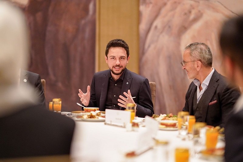 Crown Prince hosts iftar for third cohort of Hussein Fellowship programme