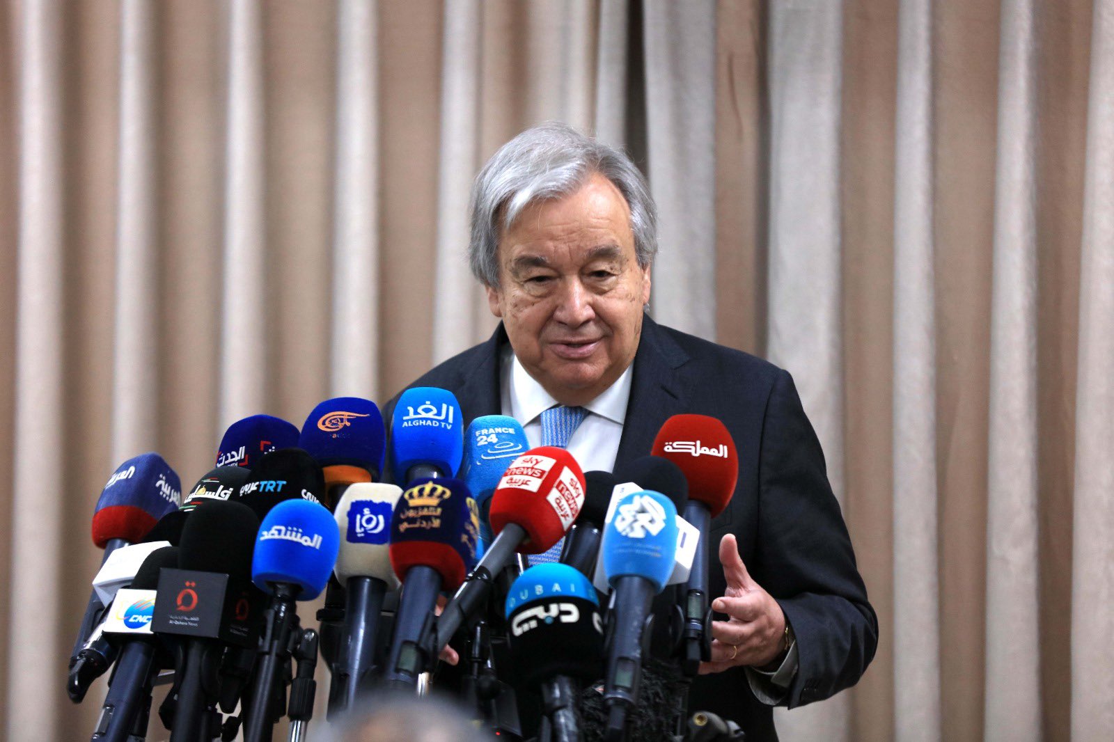 UN Chief Guterres stresses UNRWA’s crucial role during Wihdat camp visit