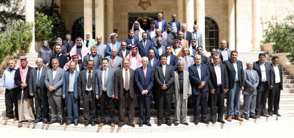 العيسوي يلتقي وفدا من بنات وأبناء منطقة الباسلية