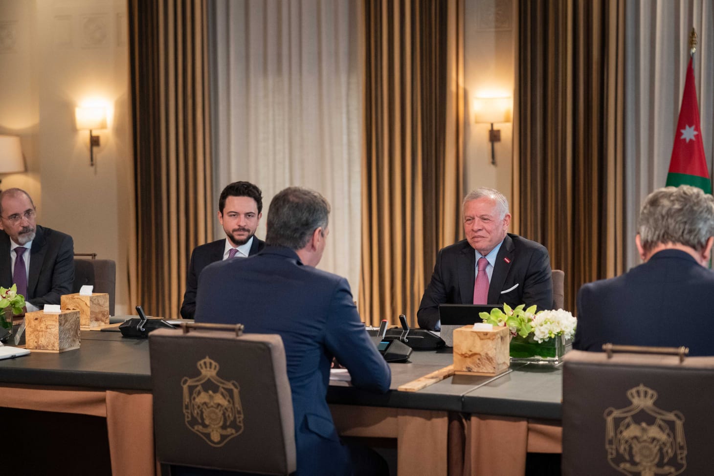 King receives Spain PM, commends Spain efforts to aid Gaza