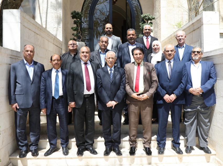 العيسوي يلتقي اعضاء المكتب التنفيذي لاتحاد نقابات العمال ووفدا نسائيا