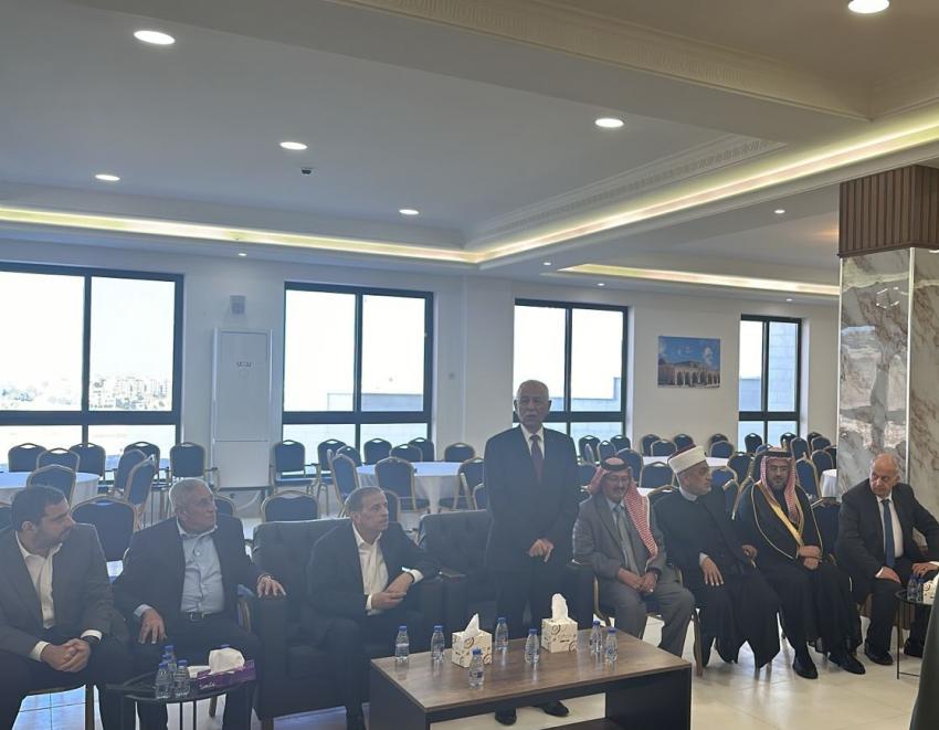 مندوبا عن الملك وولي العهد .. العيسوي يعزي آل سرحان