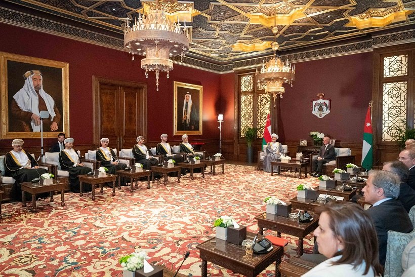King holds talks with Oman sultan at Basman Palace