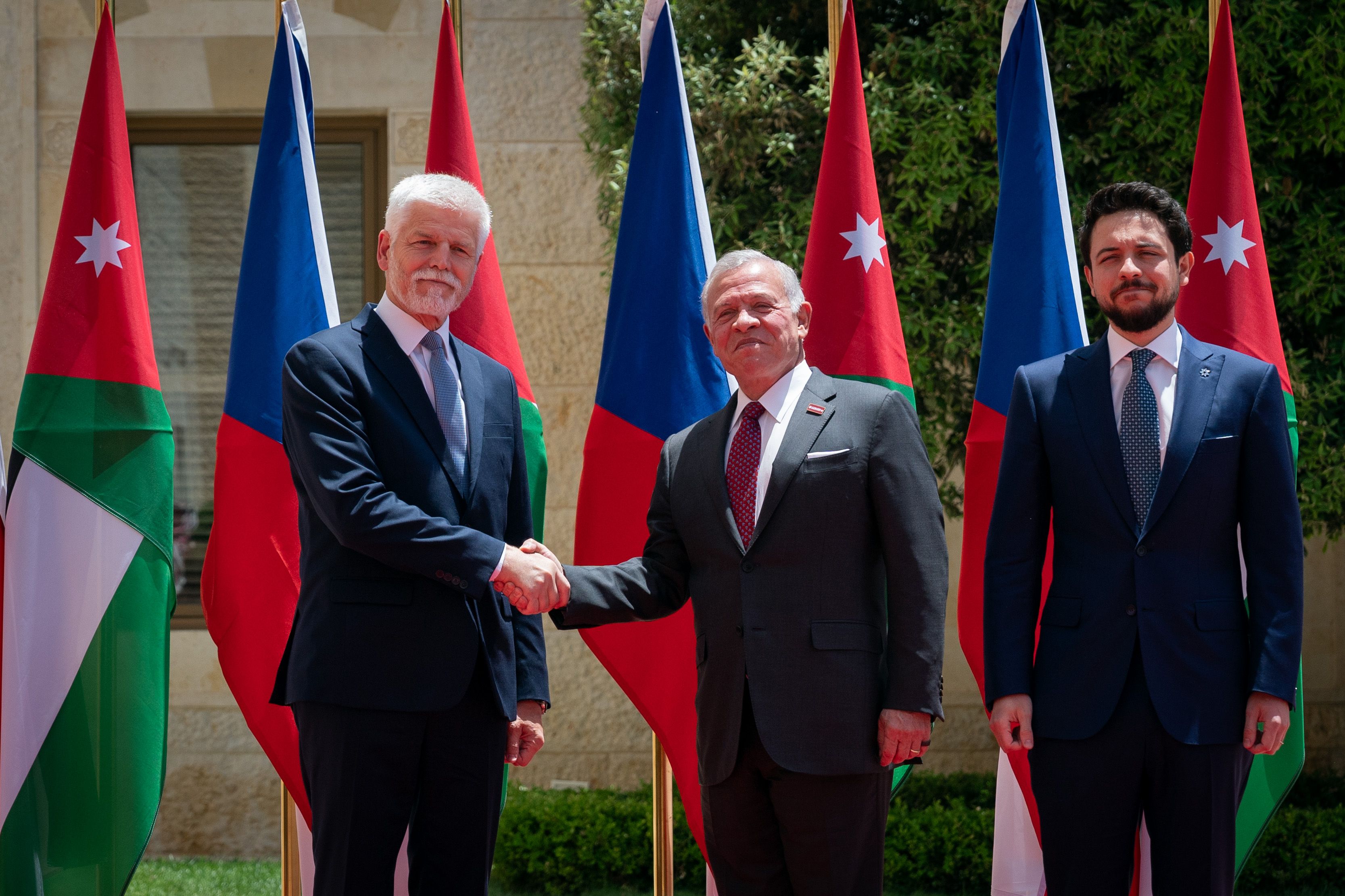 King says there can be no regional peace without just solution to Palestinian issue