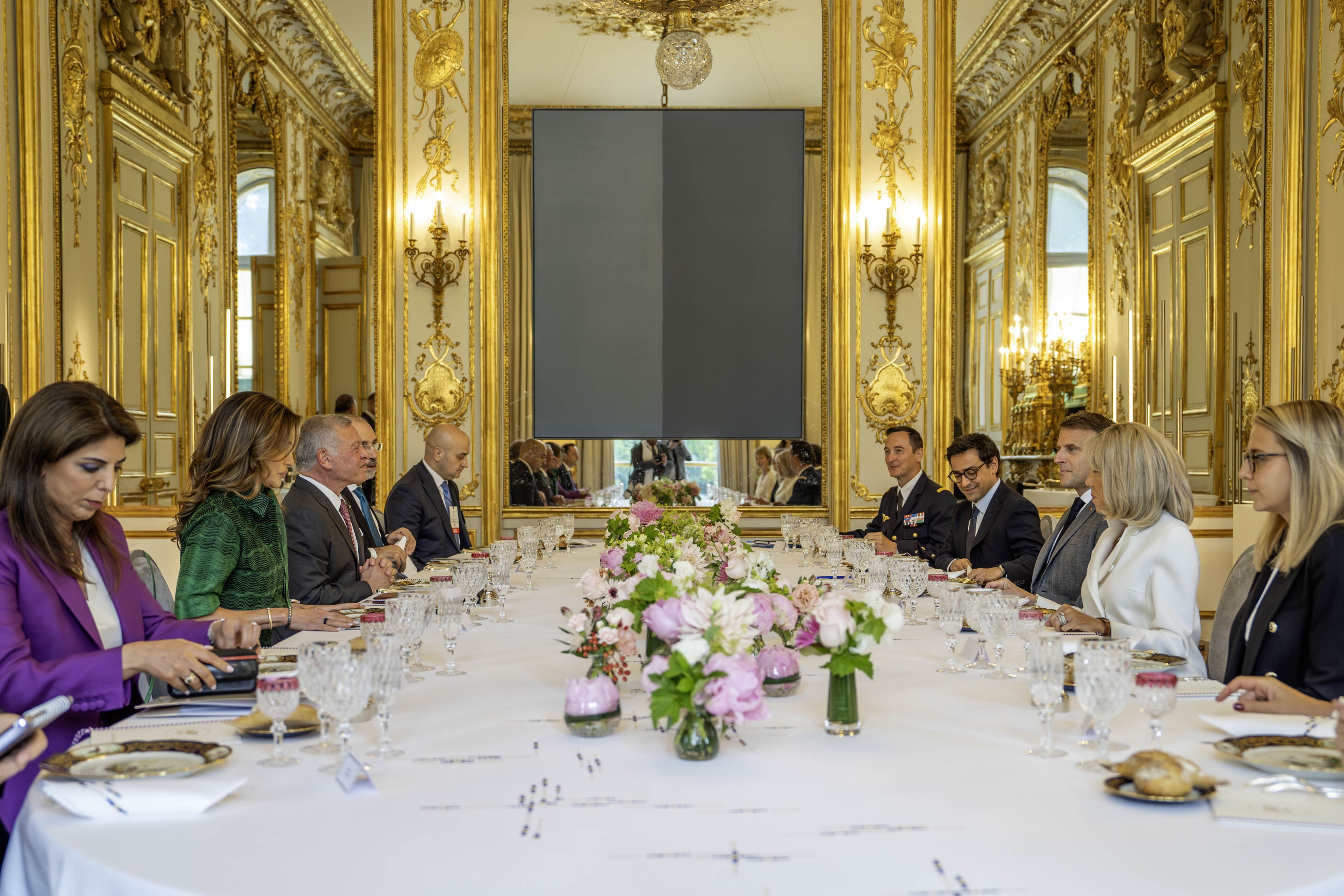 King, France president discuss dangerous developments in Gaza