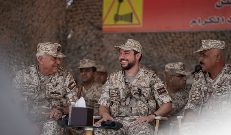 Regent attends tactical military exercise in Central Military Region
