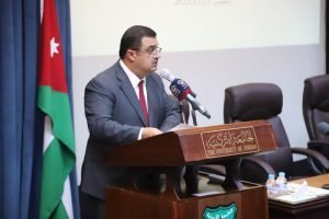 Minister urges citizens to elect candidates based on political programs