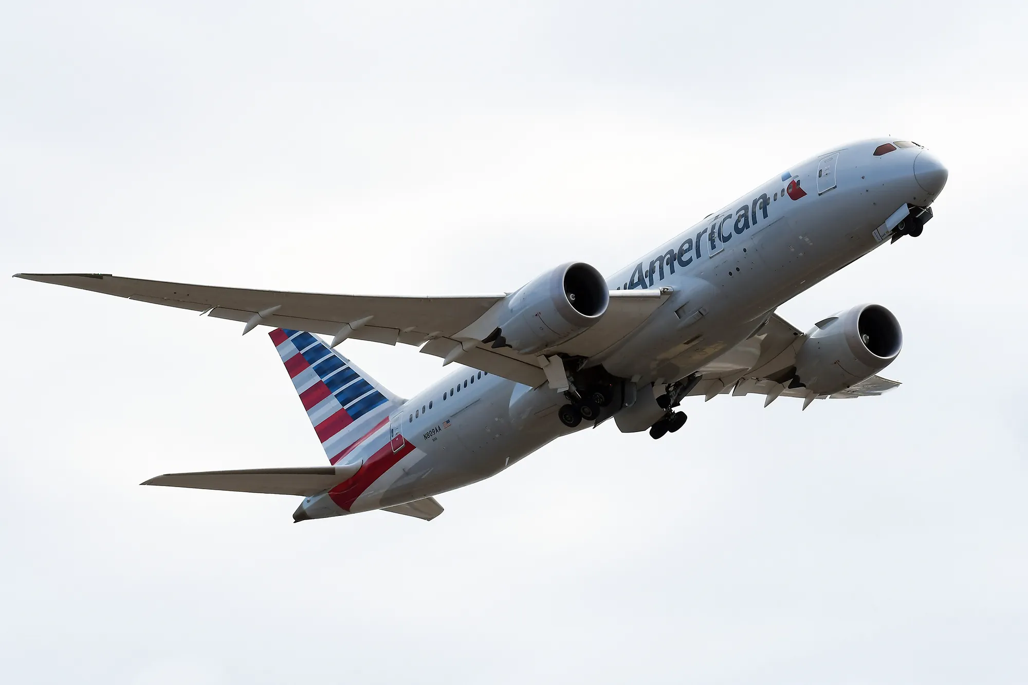 American Airlines suspends all flights to Israel