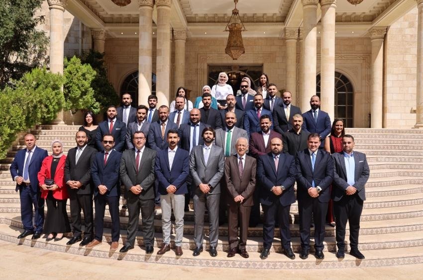 العيسوي يلتقي وفدا من شباب البلقاء