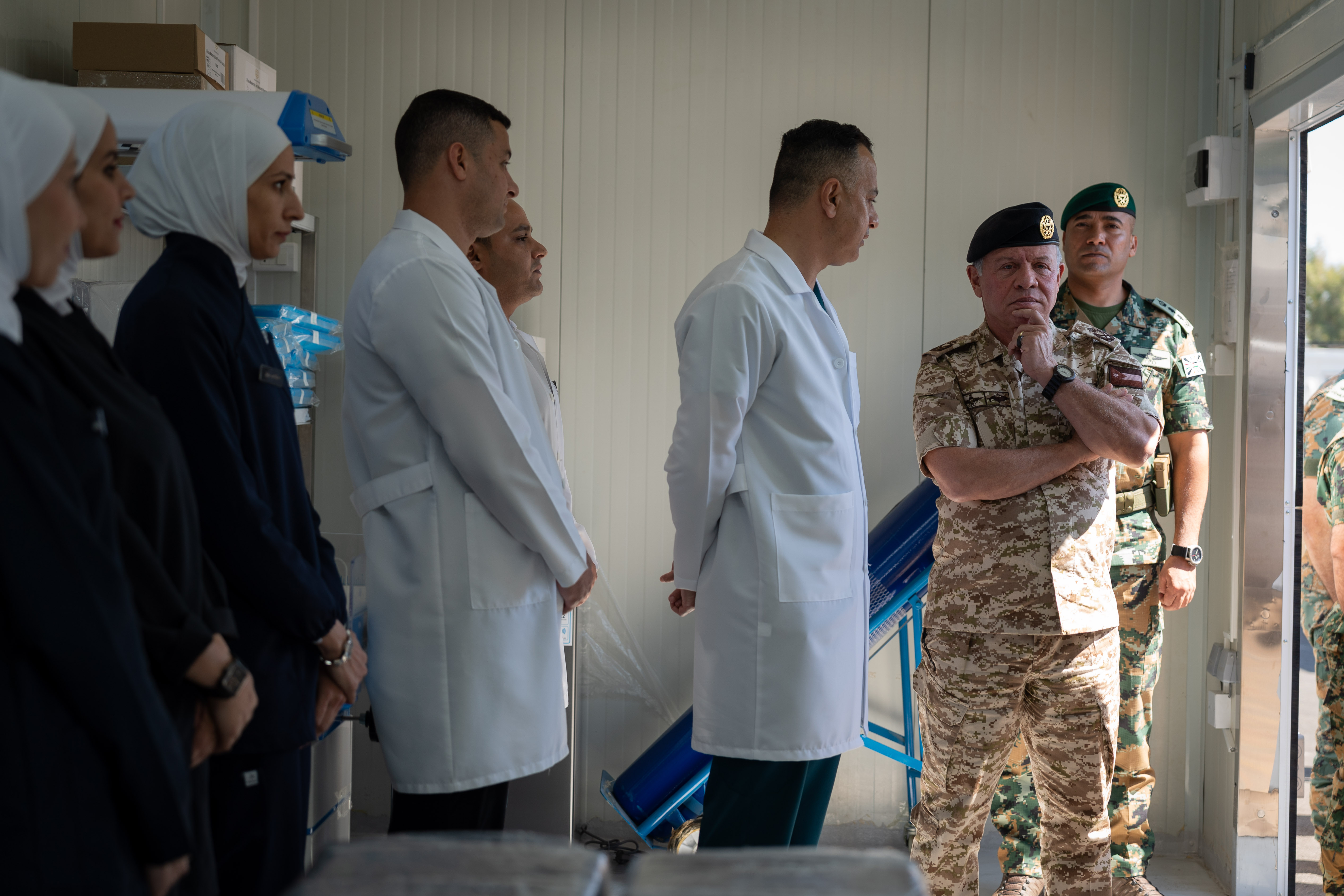 King briefed on progress of Jordanian field hospital for obstetrics, neonatal care to be dispatched to Gaza
