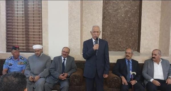 مندوبا عن الملك وولي العهد .. العيسوي يعزي عشائر الشريدة والزعبي والخطيب
