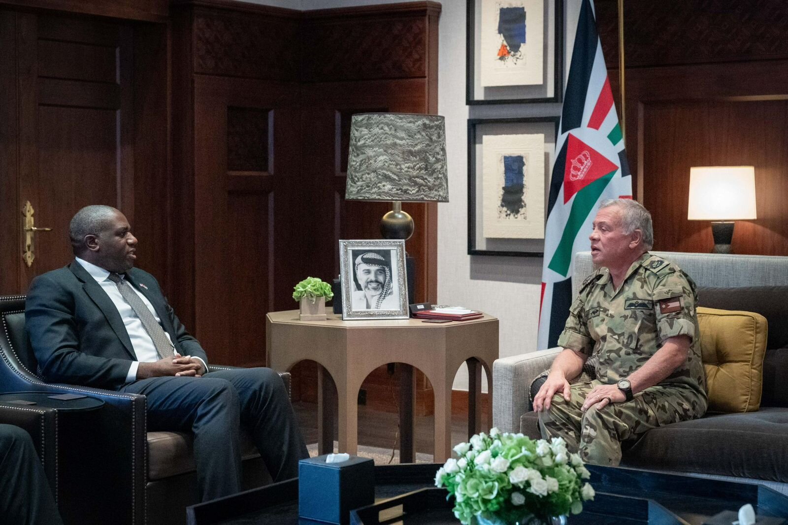 King meets UK FM, stresses need for regional de-escalation
