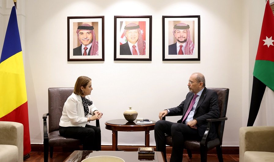 FM Safadi, Romanian counterpart discuss strengthening bilateral relations and regional cooperation