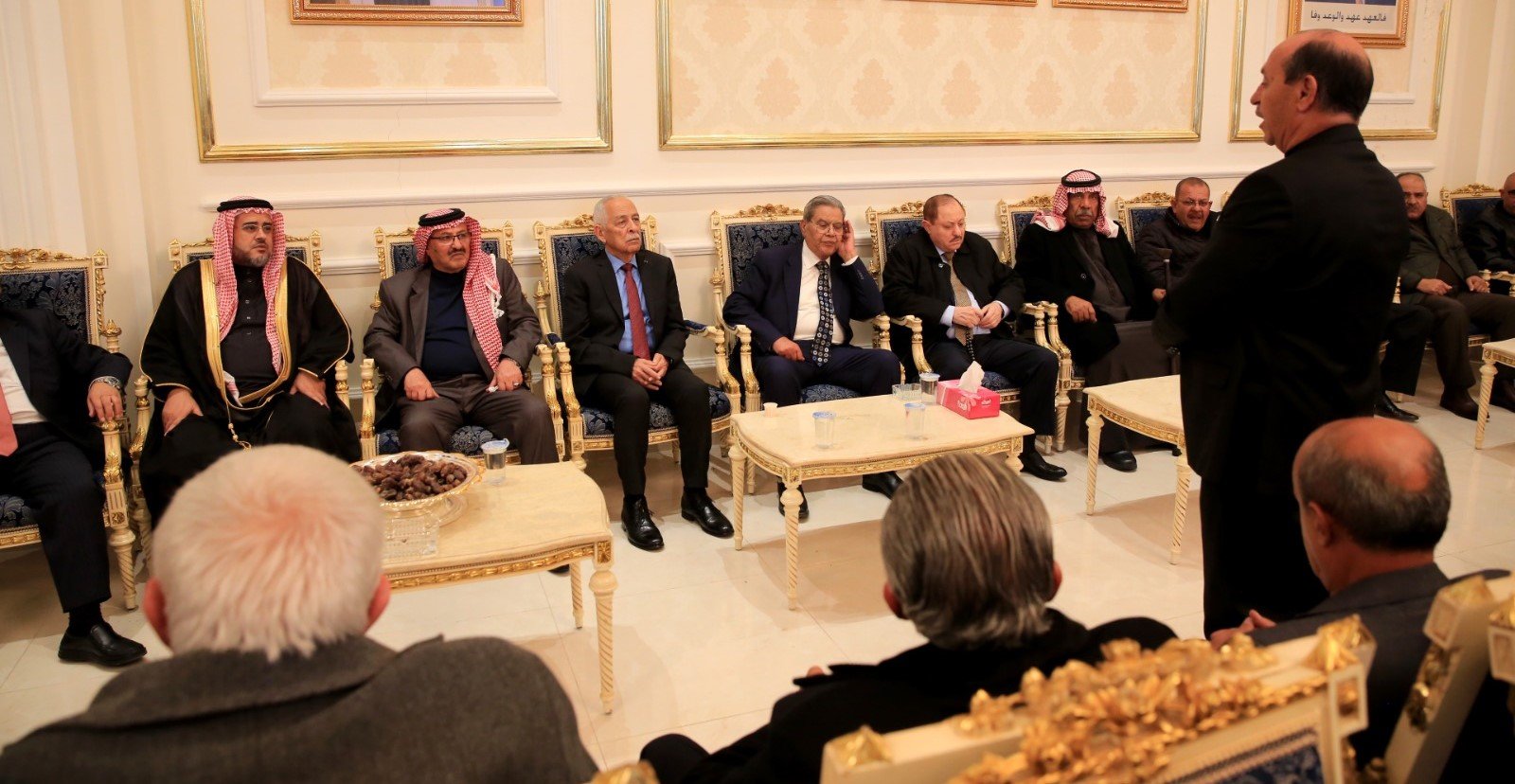 مندوبا عن الملك وولي العهد.. العيسوي يعزي عشيرتي الشوابكة والحامد