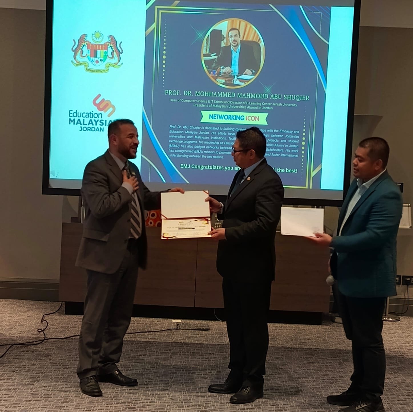 MUAJ President honored with Networking Icon Award