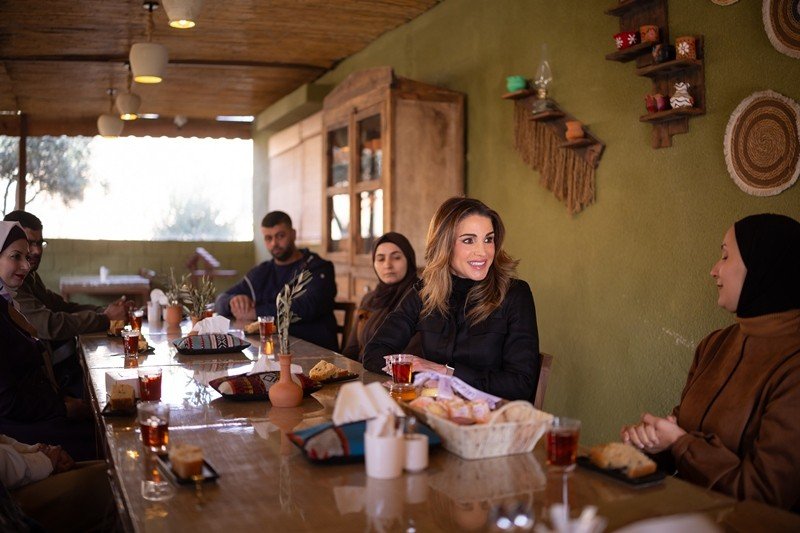 Queen Rania visits Jerash Darb Al Noor Association