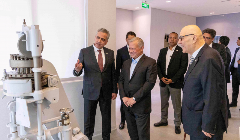 King visits Dar Aldawa on occasion of its 50th anniversary