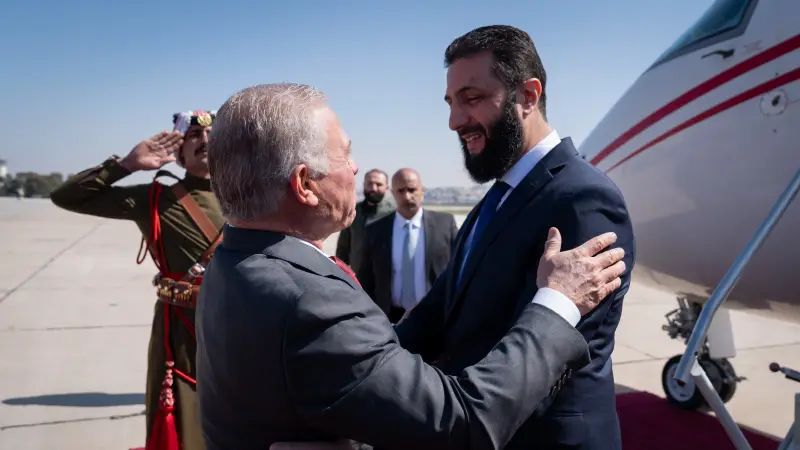 King welcomes Syrian President Ahmad Al-Sharaa at Marka Airport