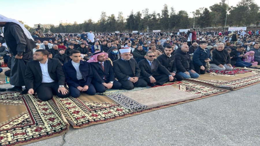 Jordanians perform Eid prayers across country